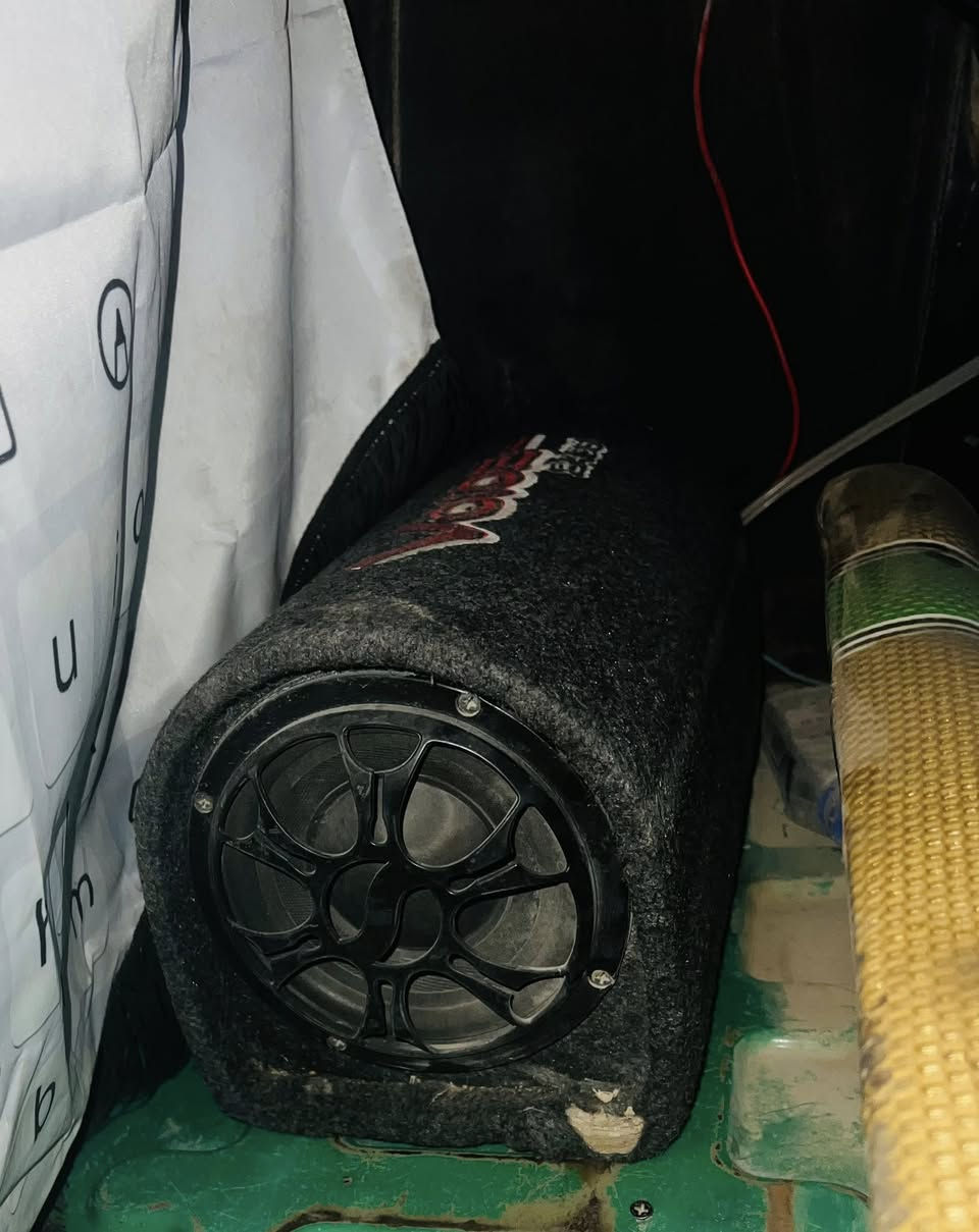 دمام حجم وسط للبيع 

نظيف وومشغلة بالتكتك قليل 

هوة والوايرات مالتة والاواكس  

تاخذة كبل تشدة 

سعره 25 الف 

***********
