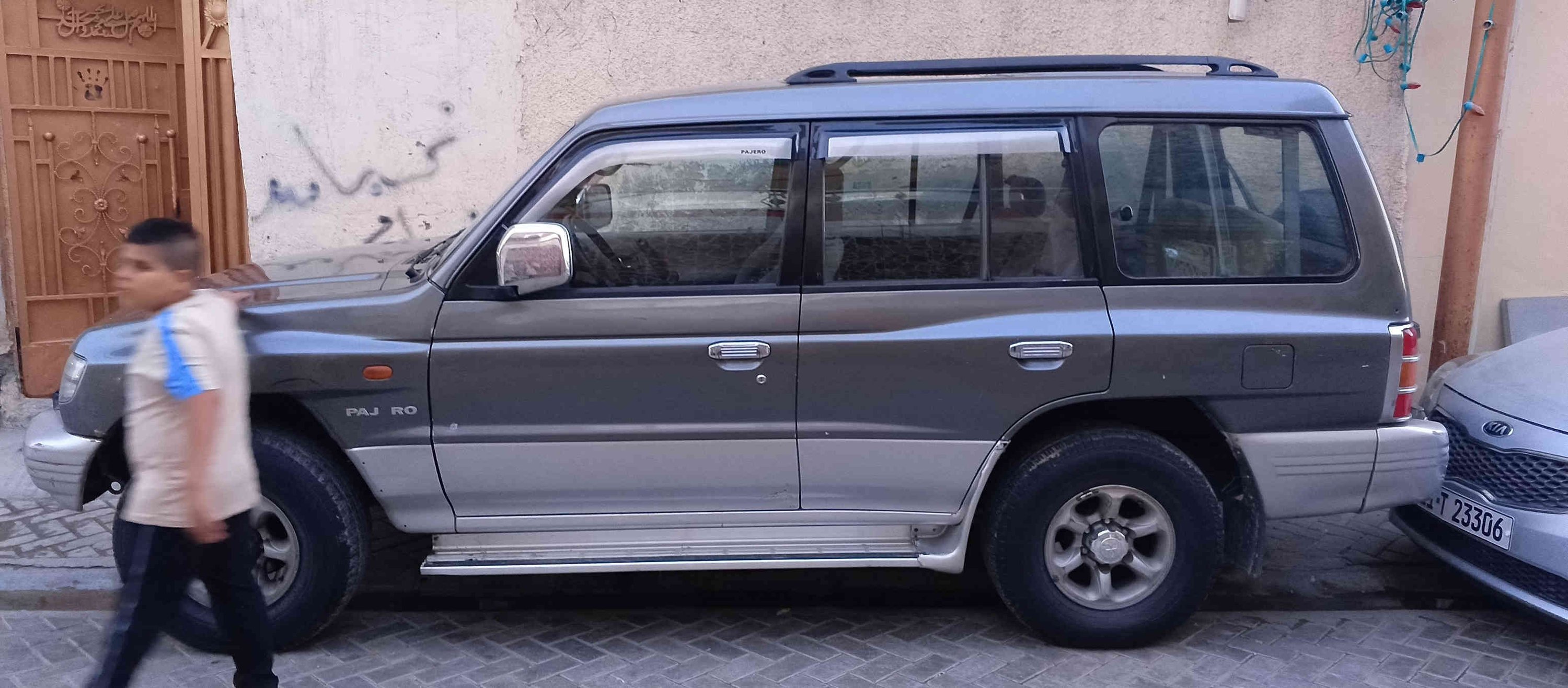 السلام عليكم باجر موديل 98 للبيع محرك بلادي اوتوماتيك ***********
