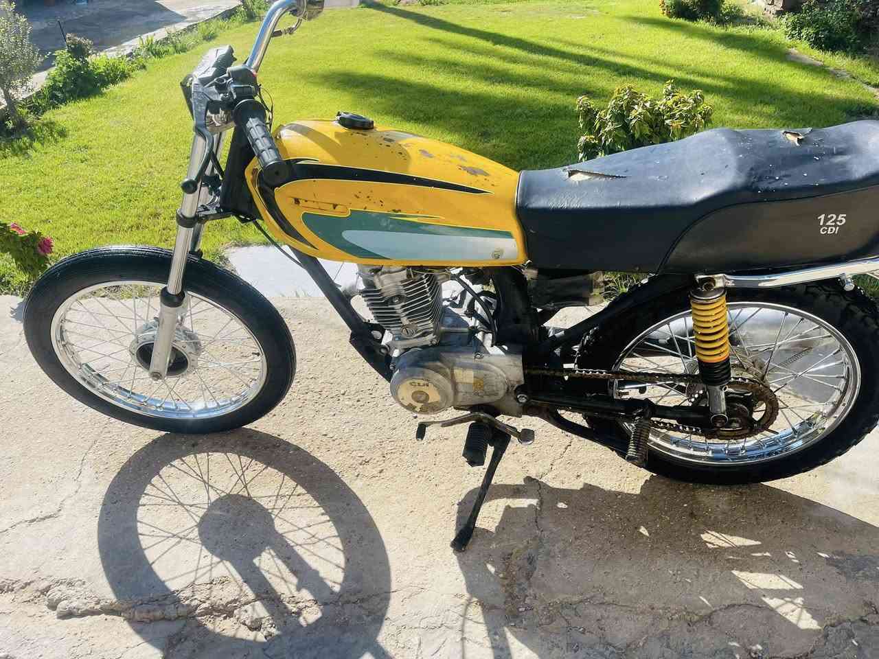 سلام عليكم                     دراجه اربعه كير للبيع كامله مكمله تواير ثنين جداد ويلاه ثنين جداد بنز جديد ماناقصه كلشي شغل وطلع وين ميعجبك مال شغل الله شاهد هاي لليدور مال شغل 
فقط بيها خيط بخار بسيط 
مكاني بابل الهاشميه 
سعرها 200وبيها مجال قليل 
كلك كلك
***********
