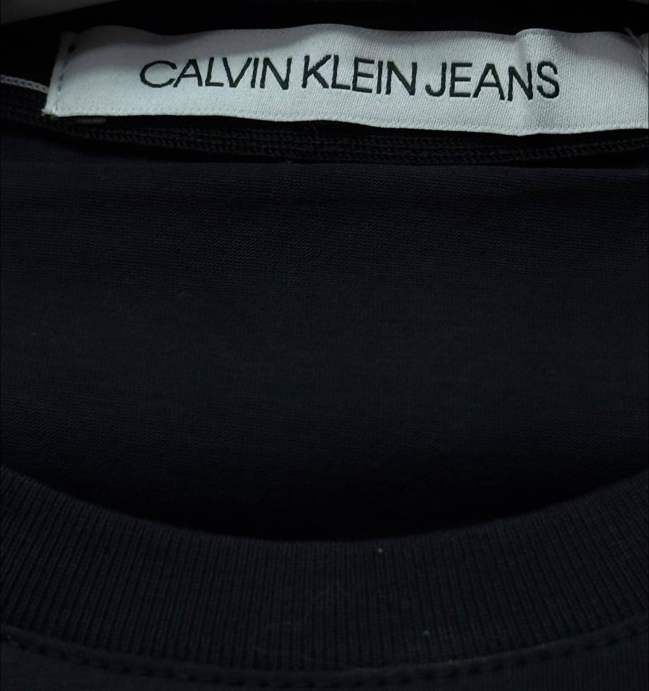 تيشيرت ®Calvin Klein اورجينال نضافة 100‎%‎

قياس : M

غير مستخدم

Calvin Klein Jeans®

———————————————-

يوجد توصيل 🚚 ( بغداد - محافظات العراق )

☎️رقم الهاتف : ***********

للحجز - دايركت
