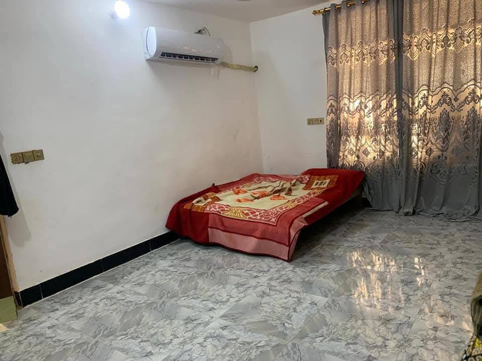 بسم الله الرحمن الرحيم 
#للبيع دار النجف الاشرف حي المكرمة 
#مساحه( ٢٦٠ م ) 
طابق  واحد  بناء نظيف جدا  يقع بداية السبعه مقابل العشره خلف شارع الطاقه ============
مراجعة عقارات ابو مصطفى العبودي  حي المكرمة شارع الطاقه بجانب مطعم سيد سعد إتصال 
***********
