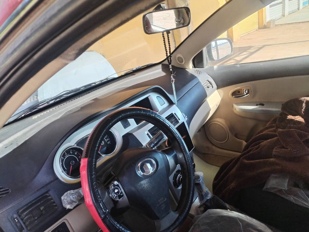 موديل ١١
كير ومحرك خير من الله
سياره مناقصه شي
نوزلاة بلكات باتري سلف دوشمه كله جديده
رقم بابل كير عادي
سياره ٤٥ وبيه مجال
***********
مكان واسط العزيزيه
