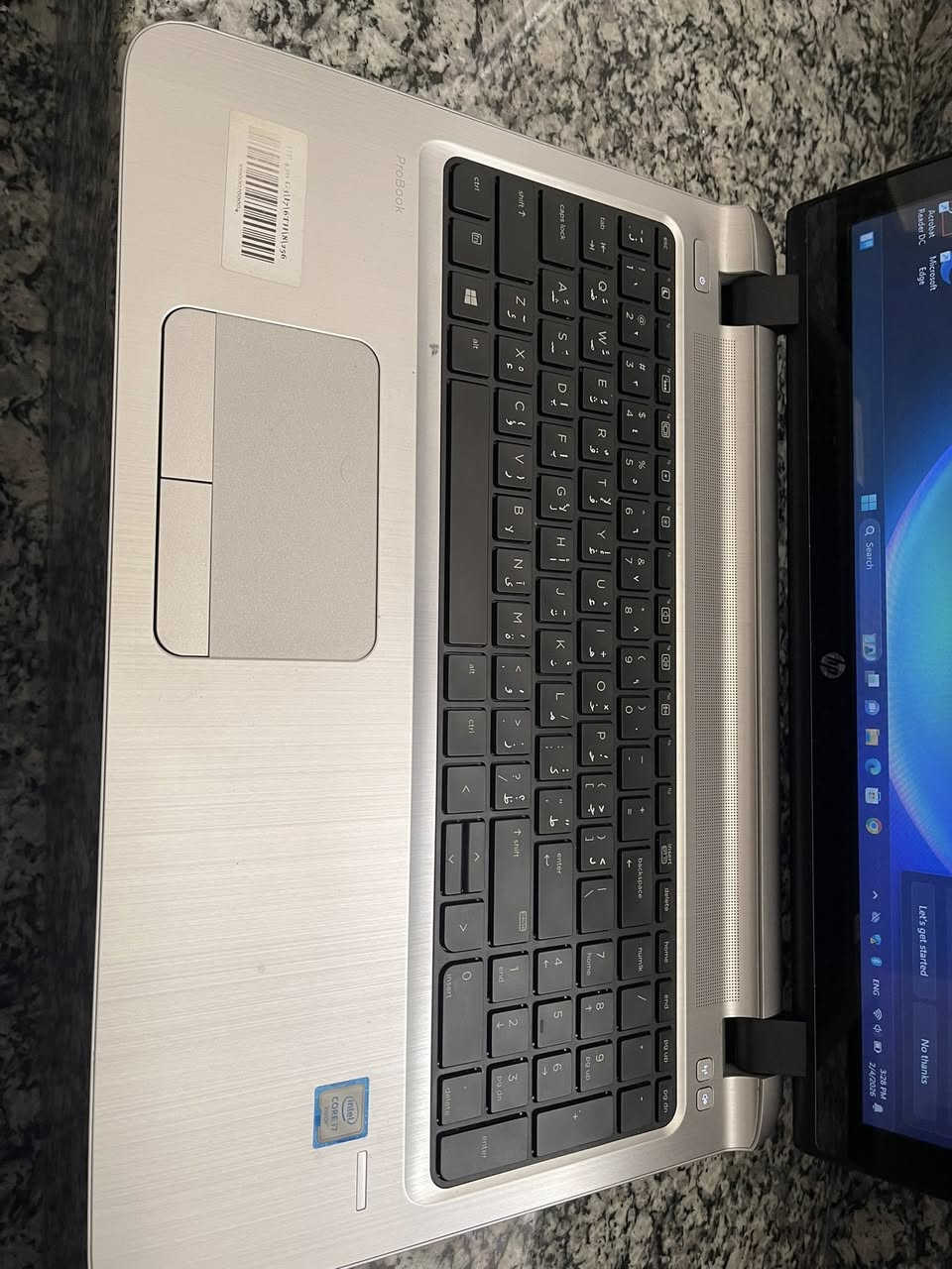 سلام عليكم للبيع: HP ProBook 450 G3 (إصدار شاشة لمس) بحالة الزيرو! 
​ لابتوب HP الجهاز شبه جديد (استخدام قليل جداً)، نظيف جداً جداً وخالي من أي عيوب أو شخوط.
​المواصفات
• ​المعالج: Intel Core i7-6500U (جيل سادس) قوي جداً للمهام الدراسية والعملية.
• ​الشاشة: تدعم اللمس (Touch Screen) بدقة ووضوح عالي.
• ​الذاكرة (RAM): 8GB DDR3.
• ​التخزين: SSD 256GB (سريع جداً في التشغيل وفتح البرامج).
• ​النظام: يعمل بنظام Windows 11 الأصلي (آخر تحديث).
• ​كارت الشاشة: Intel HD Graphics 520.
• ​المميزات الإضافية: 
• ​كيبورد مضيء (Backlit Keyboard) لمحبي العمل ليلاً.
• ​بصمة إصبع (Fingerprint) للأمان.
• ​كاميرا HD مع غطاء حماية.
• ​تصميم معدني 
​حالة الجهاز:
• ​استخدام خفيف جدا
• ​البطارية بحالة ممتازة.
• ​الجهاز سريع جداً في التصفح والبرامج المكتبية (Office) والطلاب.
​السعر: 350,000 دينار عراقي وبي مجال
المكان: بغداد حي الجامعه ومتوفر توصيل
📞 للتواصل : ***********
