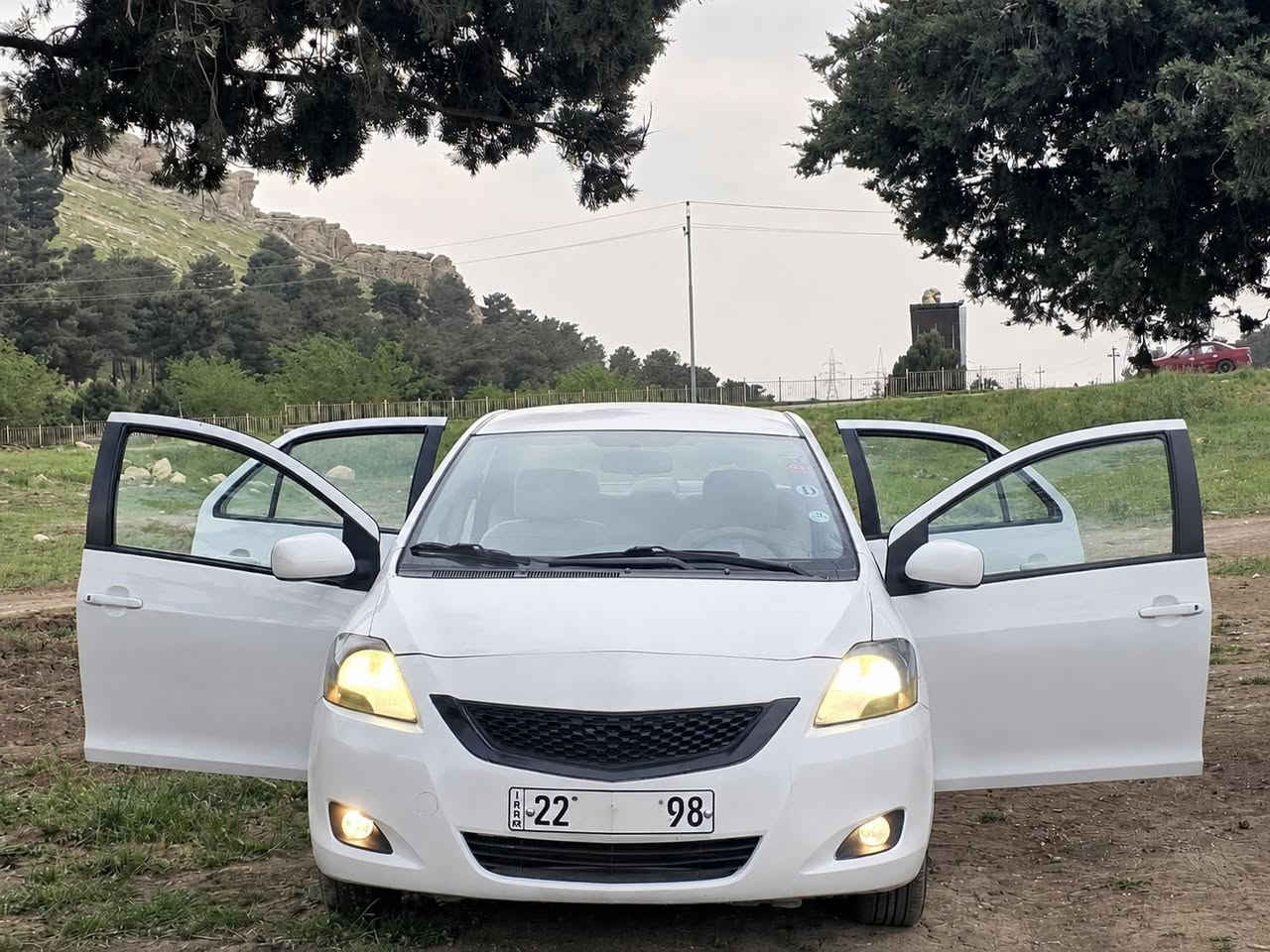 yaris 2009 ڕەقەم هەولێر 
یەک چەمەلەخی لای سەکنی گۆڕاوە ماباقی بەشەرت سەیارەکە نمونەیە لەجوانی و پاکی گێڕعادی مەکینە بچوک سەیارەیەکی بێ مەسرەف بەشەرت گێڕ و مەکینە و تەبرید ساردو گەرم جام کارەبای پێنج کەلە سەنەوی بەسەرنەچووە 
85 گەڵا و مەعمەلەیەکی کەم 
ژمارەی خاوەنی ***********
