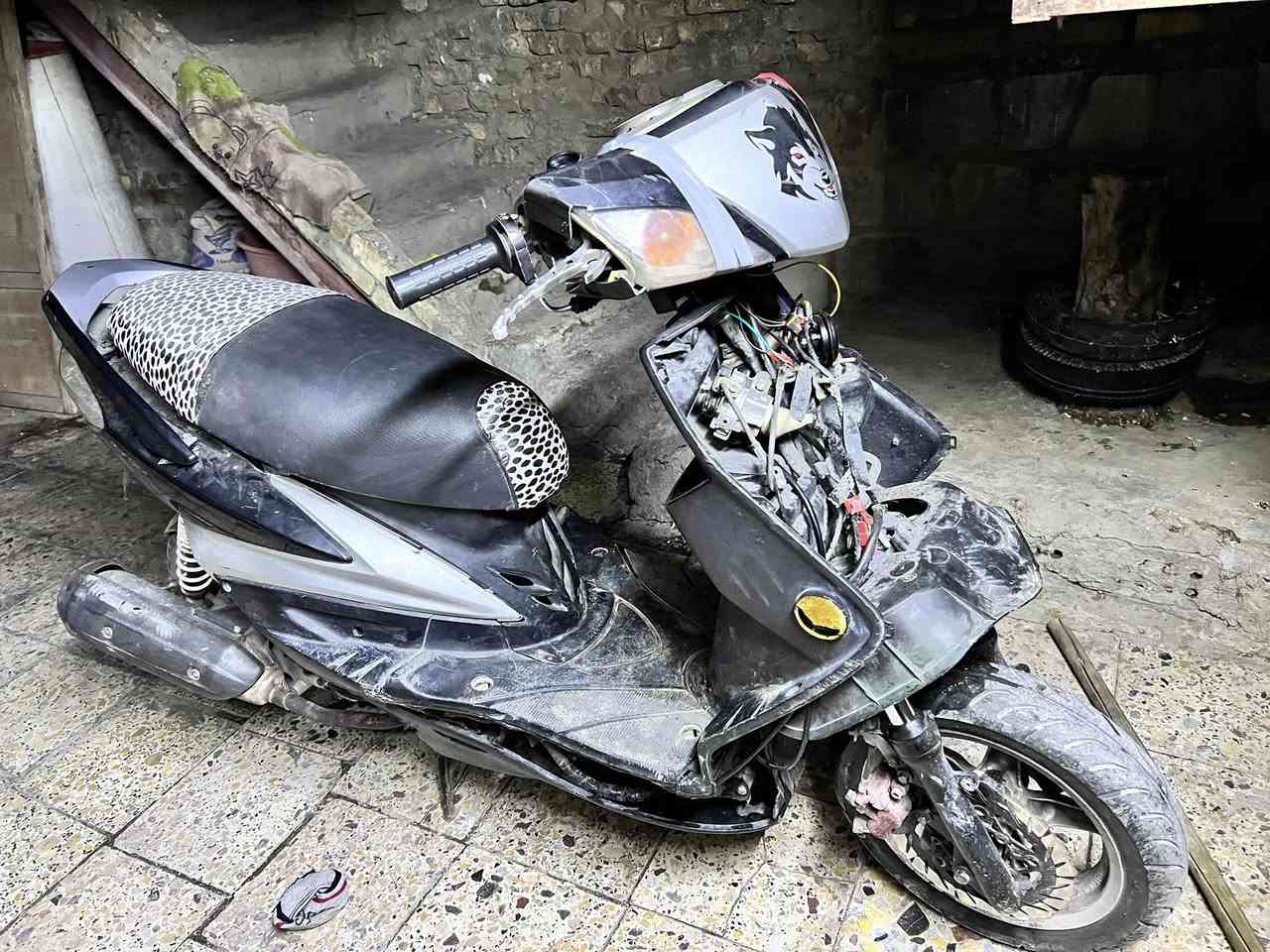 سكنس فحل كابريتر الدراجه كامله غراضها موجودات الدراجه المكينه فول مكاني بل مدينه السعر350وبيها مجال الرقم ***********
