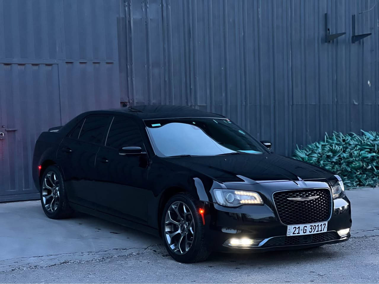 Chrysler Obama 2018

***********

كرايسلر اوباما 2018 S

مواصفات S300(سقف بانوراما-رادار امامي كبير-شفتات بستيرن-مقاعد جلد و تدفئة-رادار جانبي-حساسات خلفية و امامية)

مكينة ٦سلندر حجم ٣.٦لتر تنفس طبيعي
ماشية 60,000 ميل و ب حالة جداً ممتازة 

السيارة كلين تايتل كفالة عامة
بيها ٣ مكان تعديل بارد
بدون دواخل و ارباك
السيارة كلش حلوة و نظيفة

السيارة رقم السليمانية الدولي سنوية ب أسمنا و اكيد شرط التحويل 
مكفولة من كير و محرك و كهربائيات
مكاني السليمانيه

و ب سعر(249 $) ورقة و بيها مجال السليمانية, العراق
