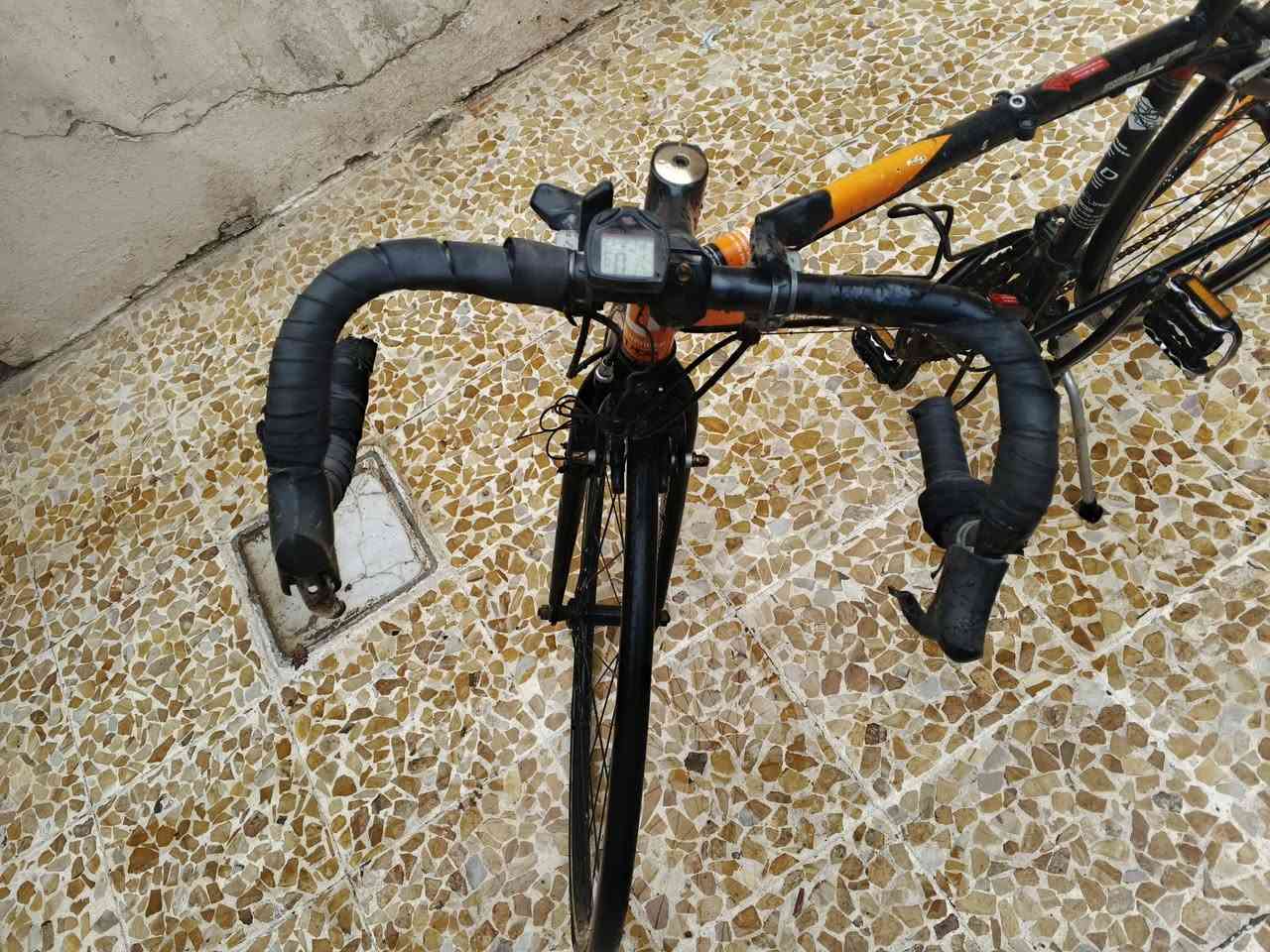 بايسكل للبيع مال شحن كامل ماناقصو شي اكيوره شغالات ابريكات شغالات الويلاه عدلات السيبايه الاصليه عداد سرعه بي السعر 90 وبيها مجال


**إذا كنت صاحب هذا الإعلان وتريد حذفه لأي سبب، رجاءا أرسل رسالة إلى الدعم الفني**