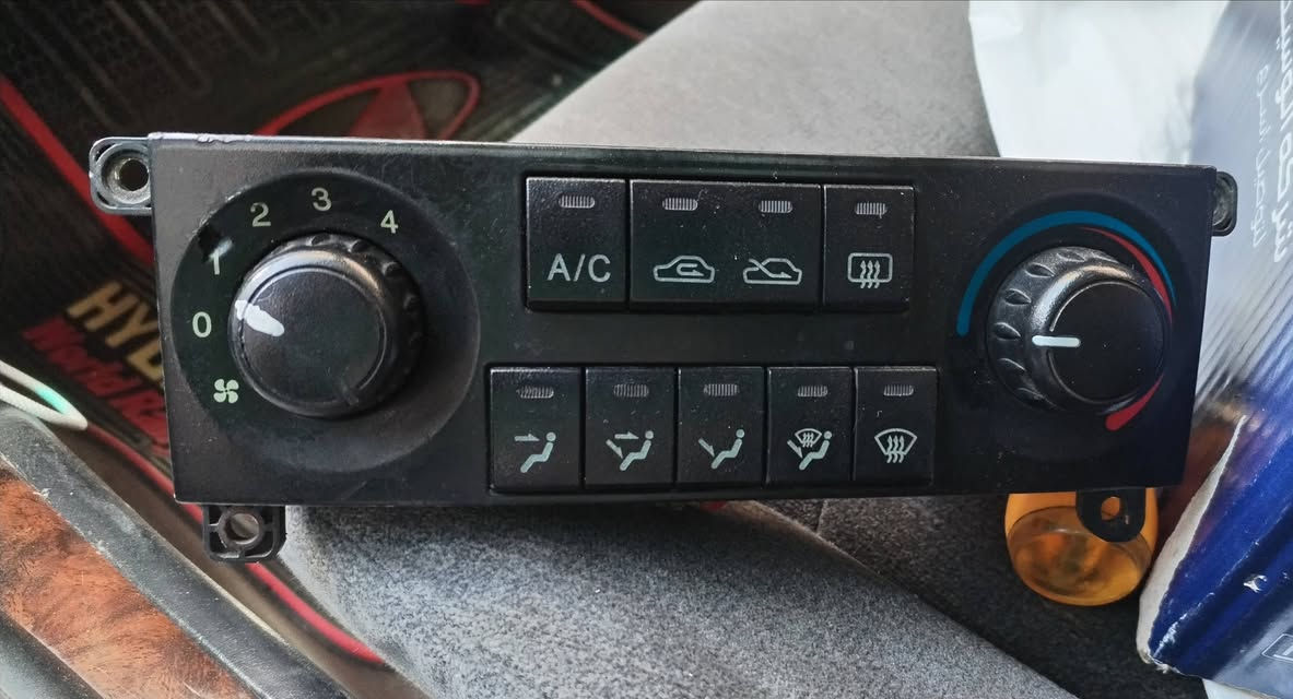 للبيع مازدات سوناتا وفود + مجول ٦ سلندر + چوك تبريد + مسجل بلادي + بالاضافه عندي دعامية خلفيه لون اسود نظافه ٨٠٪ وعندي بنيد نظيف كلش بدون معجون بس جارد لون اسود هو وشباكه وعندي چاملغان اماميه لون اسود بيهن ضرر كلش بسيط الشراي يتواصل وياي


**إذا كنت صاحب هذا الإعلان وتريد حذفه لأي سبب، رجاءا أرسل رسالة إلى الدعم الفني**