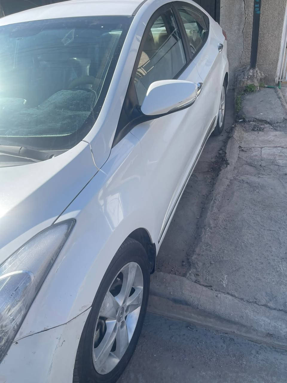 السلام عليكم إلنترا موديل ٢٠١٣ نظيفه حيل خليجي بيها جراد بالقمارة اثر فابلون وبيها صبغ بالجاملغ الخلفي السيارة حيل نظيفه رقمها اربيل سكني بغداد الرقم *********** السعر ٩٥
