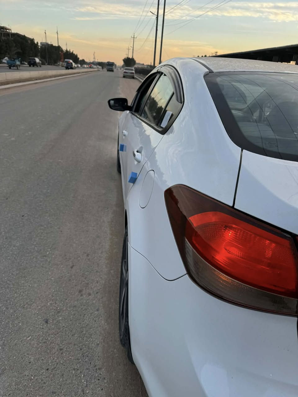 سيراتو 2017 رقم بغداد
محرك 2000

فتحه 

يدات نيكل 

مري شفط 

السعر 147

السياره كفاله فقط كارت بالباب الخلفي 

مكان السياره نجف ***********
