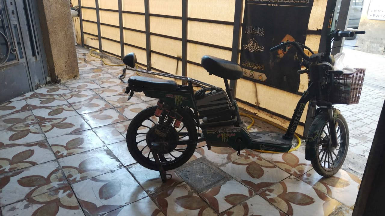 دراجات شحن ثنين الاولئ مفولة والثانية بيها نقص شاشة بطاريت جدد تايرات جدد، *********** بغداد, العراق
