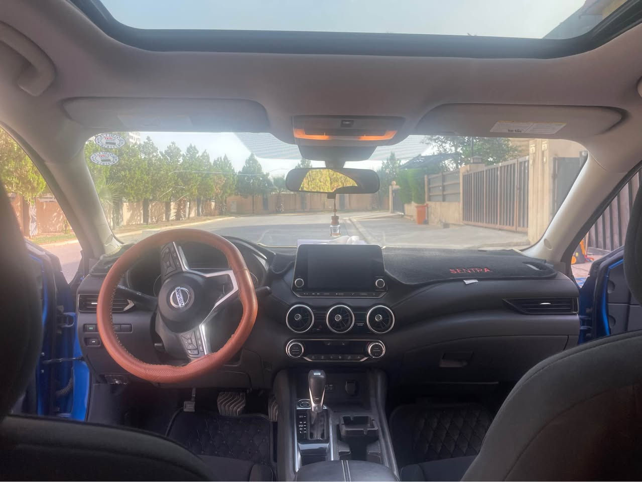 نيسان سنترا midnight موديل : 2021  
وارد 🇨🇦 كندي 
مواصفات SV plus
لون ازرق ببسي
ممشى : 49000 ml

ترقيم اربيل جديد - تواجد اربيل
شرط التحويل 

هزة جديد 

حجم المحرك : 2.0L ( 4,سلندر ) 

ايرباك مرجع سستم
كلة ع وضع الشركة
حادث ربع البونيد و بونيد مبدل
و بارد شبر من الجامرلخ
المواصفات : ‏‎

فتحة سقف  سلايد
بصمة ابواب 
‏‎بصمة تشغيل 
‏‎شاشة كبير ‎
رادارات مع تحديد مسار
استيرن هزاز عند الخروج عن المسار 
كاميرة خلفية 
‏ (التحذير من الاصطدام) 
مع بريك اوتوماتيكي خلفي ( توقف ذاتي ) 
نظام : Eco
نظام : Normal
نظام : Sport
تحكيم ستيرين فوول
تربيد بيانو
كشنات تدفئة
ويل كروم
وبعد هواية مواصفات
للسعر 
 الاتصال على
***********
*********** أربيل, العراق
