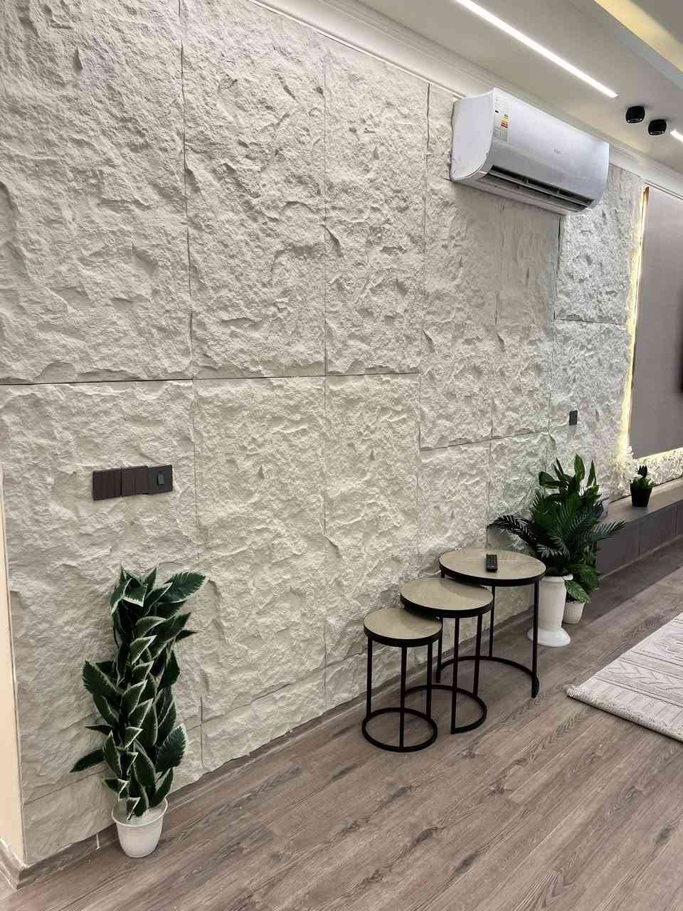 شقة صفر مامستخدم للبيع
مؤثث كامل
١٧٠ متر
غرفتين نوم وصالة
مجمع واو تاور
تلفون و واتساب/ ***********
