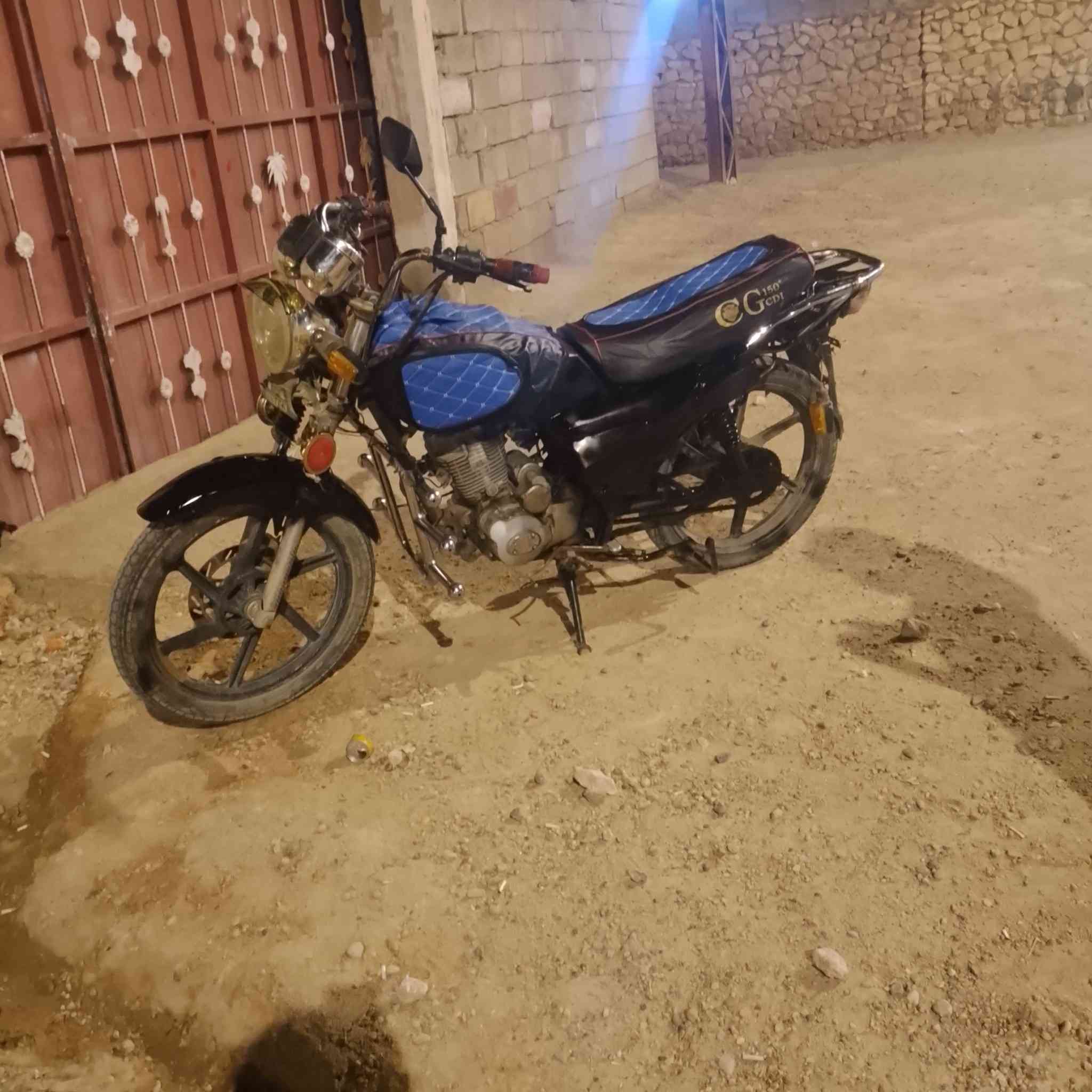 موتور جني صرنسات اثنين لاقي وحده ومبقي واحده صوته ناعم شغال نشاط 100% قشره تعبان صفاحي بس الماطور مضبط وما بيه اي صوت محركه فول مراوس فقط ***********
