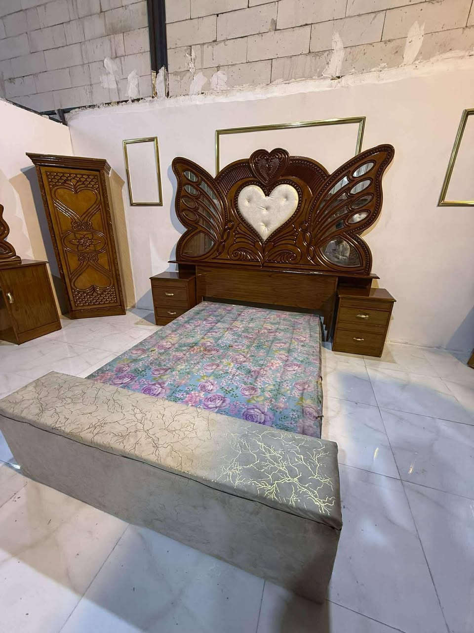 السعر ٨٠٠بيهة مجال  ***********🌸
شد نقل داخل بغداد مجاني محافظات بكروة 
نضافه ٩٠
تسع قطع
شزون هدي
شغل وصط
