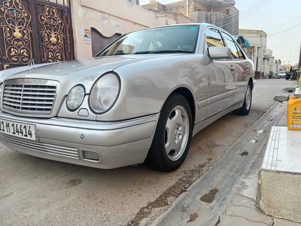 سلام عليكم
مارسيدس ام عيون موديل 1997 محرك 320 كير  D4 داخل جلد كشن كهرباء اربعه جام كهرباء برده كهرباء مري شفط سلايت طكتين صدر أمامي خلفي جديد تخم تاير جديد تبريد ثلج بدون خياس مصبوغه جماليه فقط رقم بغداد مميز دولي بسمي بيع فقط بدون مراوس
سعره 85 وبيه مجال بسيط
مكان ناصريه مركز
اتصال ***********
