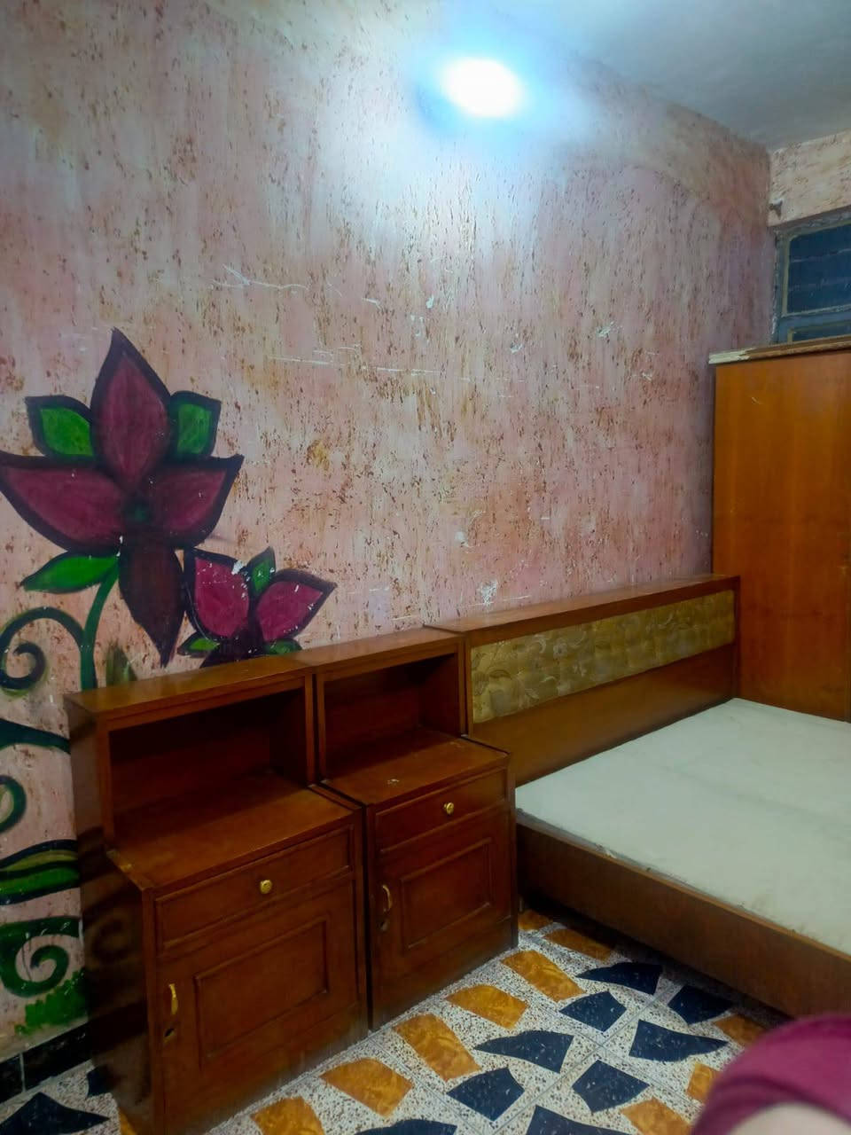 من رخصة مدير الكروب 
للبيع غرفه صاج ونظيفه جدا المكان الدورة بل 120 
السعر ب 400 بي مجال بسيط ‏‪***********‬‏
