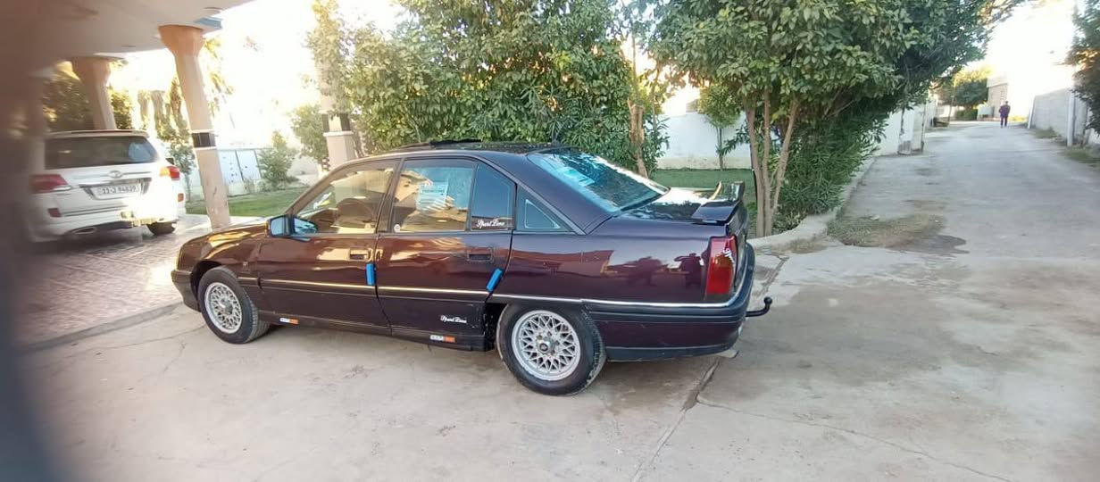 السلام عليكم اوبل اوميكا للبيع موديل 91 محرك 2000 بلادي كير عادي جام كهربائي سياره جاهزه كير محرك وصدر واكسل رقم انبار تحويل مباشر سياره مال جناي كهربائيات كله شغاله السعر 37 بيها مجال المكان جزيره الخالديه لاتصال ***********
