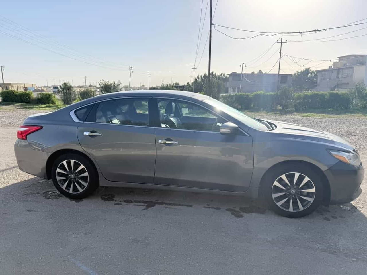 نيسان التيما 2017 اعلى فئة SL وكدامك السونار كفالة فقط بارد شي بسيط تحويل ثاني يوم 
السعر ١٢٧ وبيها مجال بسيط 
مكان ديالى 
الرقم ***********
