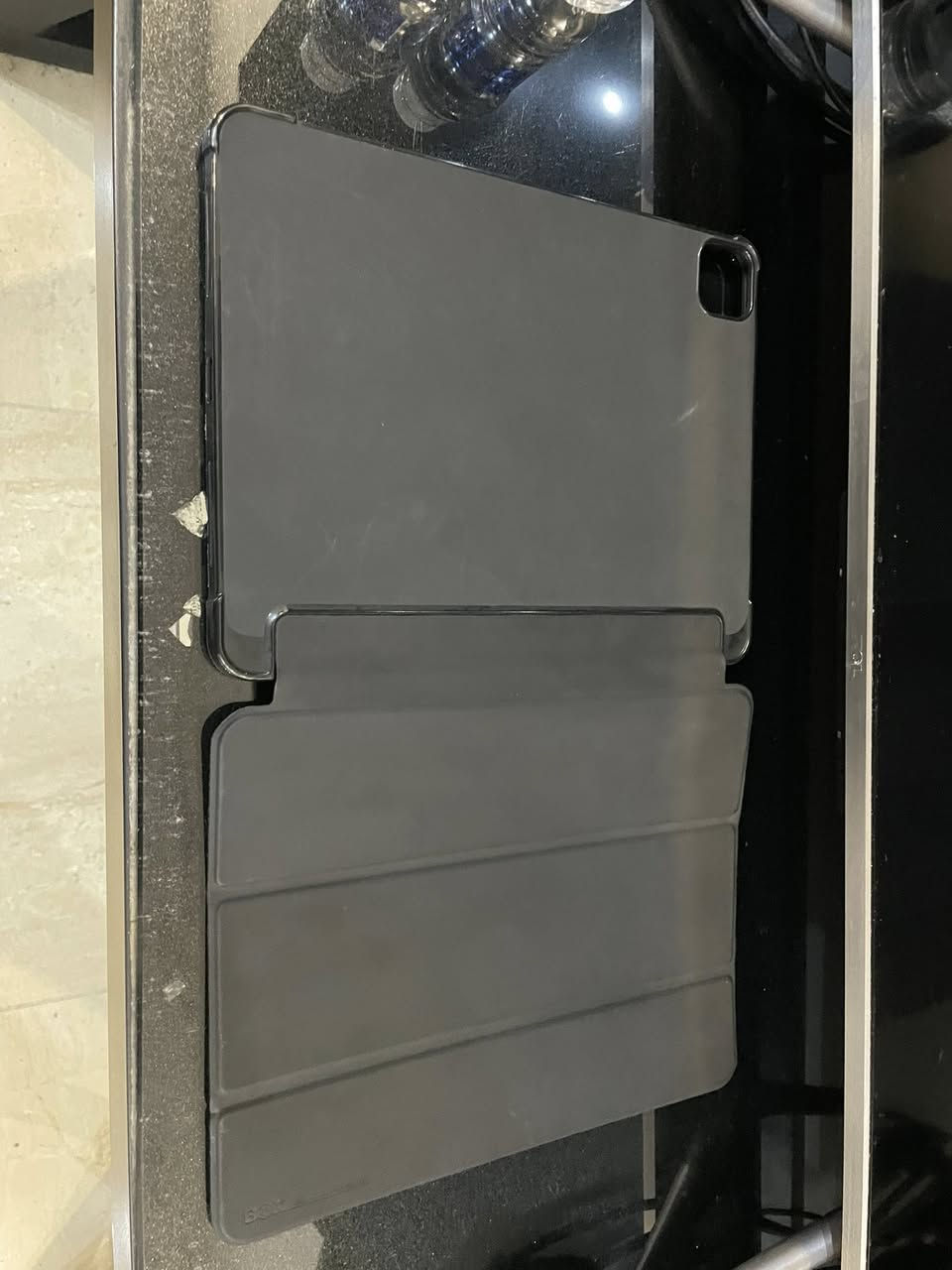 السلام عليكم و رحمة الله و بركاته
متوفر iPad pro M1 نسخة ال  inch 11 

128GB (8GB RAM)
120hz 

نضيف و مرتب و يفيد للأستخدام الشخصي و الدراسي و للألعاب 

ملاحظة : يجي مع الأيباد كڤرين هدية مجاناً مع الأيباد واحد قديم و الثاني جديد و نظيف 

السعر : 500 الف دينار و قابل للتفاوض 

للتواصل على الرقم التالي : ***********
