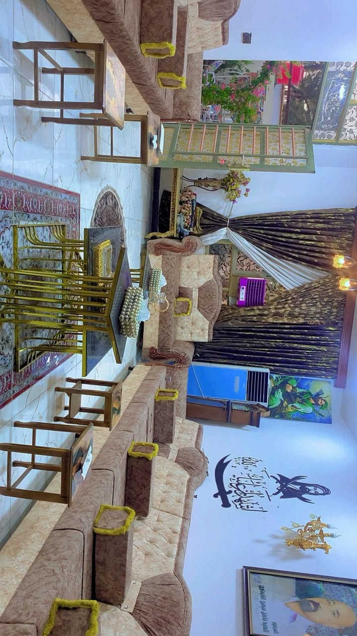 *🔥 فرصة ذهبية - بيت للبيع بسعر حرق 🔥*
*📍 النيل القديم - حي موسى الكاظم - شارع الجدول*

*🏠 المواصفات الكاملة:*  
▫️ *المساحة الكلية:* 400م² | *مساحة البناء:* 200م² + *حديقة:* 200م²  
▫️ *البناء:* طابق واحد صب كونكريت حديث، جاهز ما يريد فلس  
▫️ *التقسيم:* 2 غرف نوم + صالة جبيرة + استقبال مفصول  
▫️ *الصحيات:* 3 حمامات | داخلية + خارجية  
▫️ *إضافات ذهب:* محل + غرفة مخزن كاملة عالسطح  

*📜 الوضع القانوني:*  
✅ *طابو زراعي سند 25*  
✅ *تحويل مباشر باسم المشتري* فوراً - لا دوخة ولا معاملات

*⚡️ الخدمات فل:*  
🔌 كهرباء: خطين وطني + مولد ذهبي  
💧 ماء: خطين أسالة + ماء الجدول  
🛣️ *الموقع:* شارع الجدول 10 | يبعد 500م عن الشارع الرئيسي، شارع فرعي هادئ

*💰 السعر: 145 مليون وبيه مجال للشراي الجاد*

📞 *للمعاينة***********
واتساب + اتصال | المالك مباشرة، الوسيط يمتنع

---
