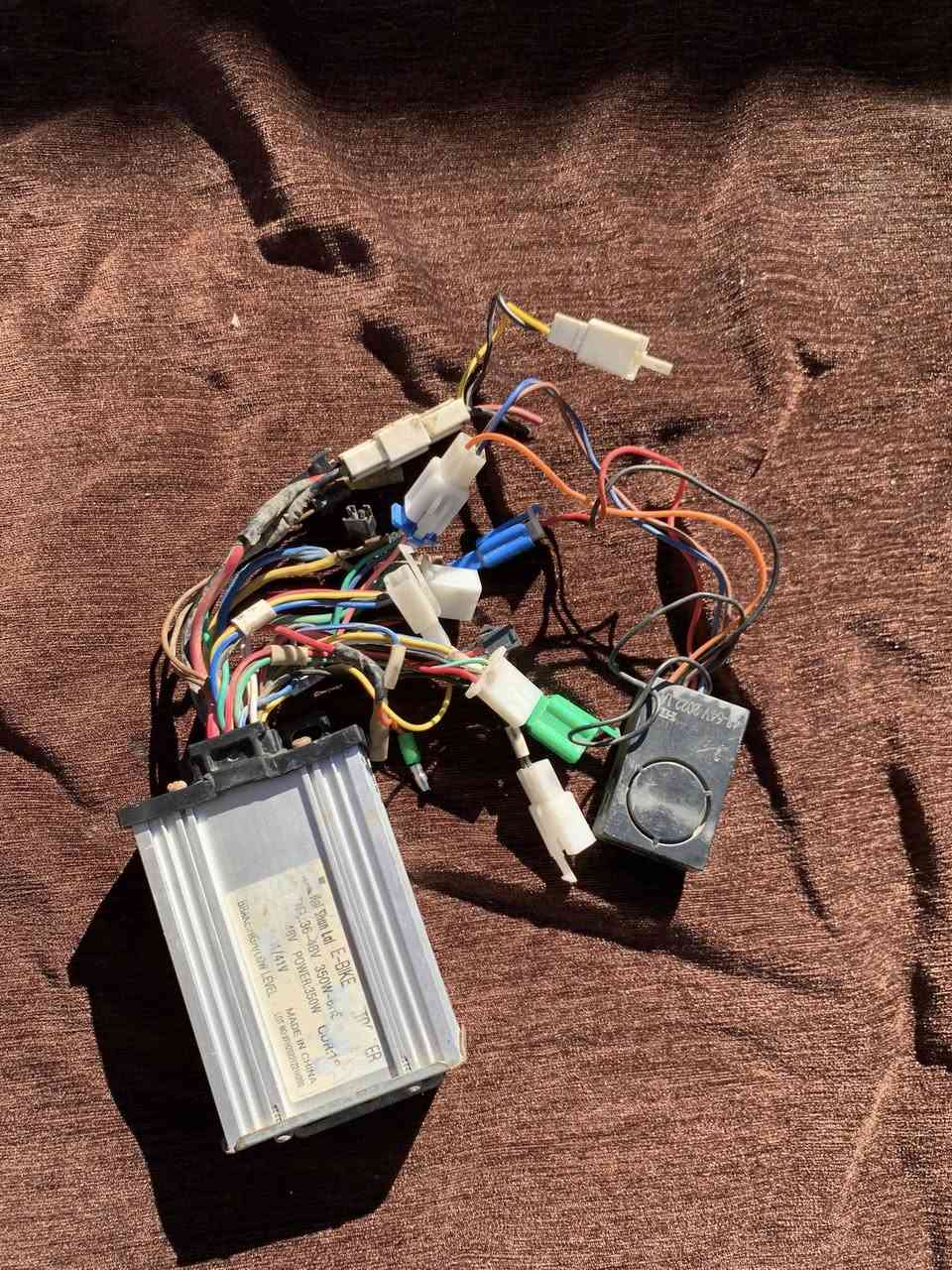 السلام عليكم 
غراض دراجه شحن لبيع شغالات وع الفحص للتواصل موجود ع الخاص ***********
