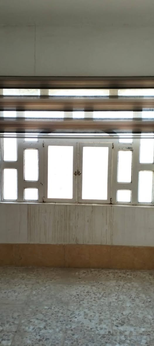 السلام عليكم شقه  في حي النداء شارع المكاتب لل رهان موقعه كلش حلو وركن ومقابل ساحه للاستفسار اتصل *********** وموجود على واتساب
