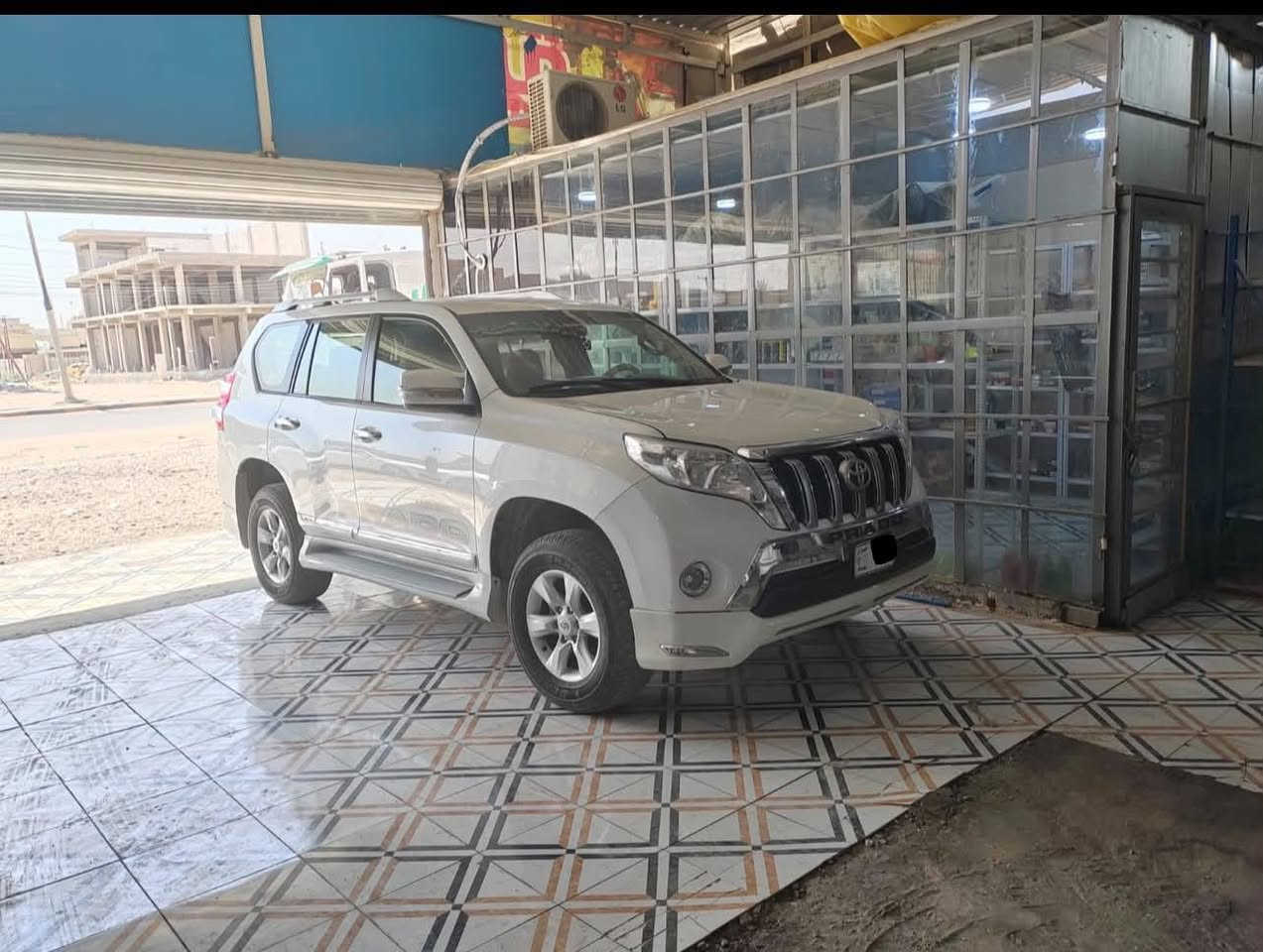 السلام عليكم برادو موديل ٢٠١١رقم بغداد محدث ٢٠١٧ ٧راكب تبريد ٣قطع مكينة كير حدادية تبريد كفالة مكينة ٤سلندر السيارة كفالة عدا باب الجنطة بيهة شبر صبغ المكان نجف ***********
