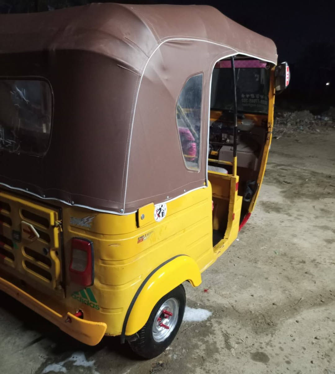 سلام عليكم تكتك لبيع موديل 18وراق تكتك كامله كلهه شغاله رقم راعهه *********** مكاني بابل الحمزة الغربي السعر 3650وبيهه مجال
