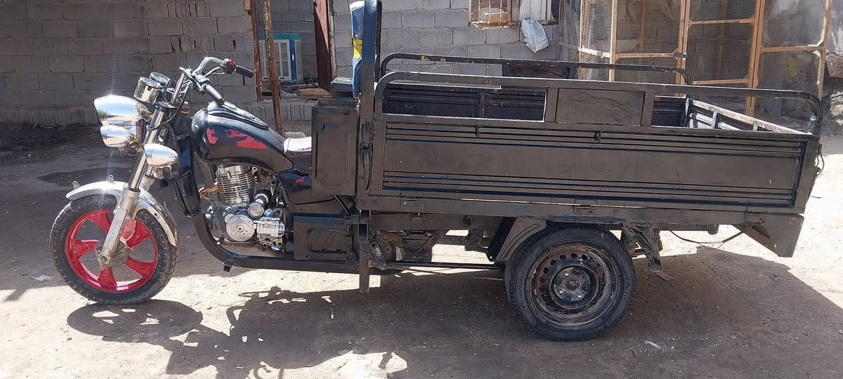 السلام عليكم ستوته كلك موديل 2019 للبيع مكفوله من السرقه والركبه مكفوله كهربائيات شغاله السعر 800 وبيها مجال الرقم ***********
