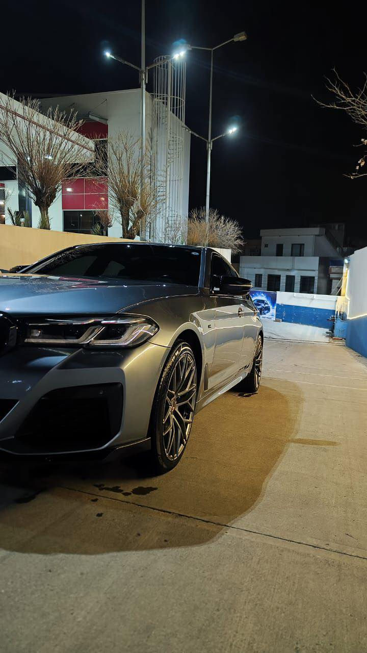 BMW 540i XDrive 2021

بۆ زانینی نرخ 
لایکی پەیج بکە و کۆمێت بکە نرخت پێدەگات 

٥١,٠٠٠ کم ڕۆشتووە 
دەرگای  سایەق و چەمالاغ بۆیاغە
ئەیرباگ بەس شان و داندراوتەوە
گێڕ  و مەکینەی بە شەرت
داون پایپ و شوتای بۆ بەستراوە

سەیارەکە لە هەولێرە 

ژمارەی خاوەنی 
***********
_____________

BMW 540i XDrive 2021

للتعرف على السعر
اعمل لايك للصفحة وعلق على المنشور السعر ينزلك

٥١,٠٠٠ كم ماشية
باب السائق والبوياگ شاملة
إيرباق بس الشنطة والدندروات موجودة
جير والمكينة بالشرط
داون بايب والشوتاي مثبتة

السيارة موجودة في أربيل

رقم صاحبها: ***********
