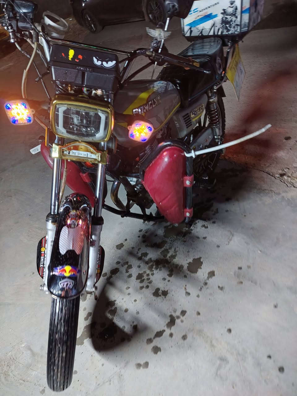 السلام عليكم
من رخصة الادمن دراجه للبيع إيراني 5كير موديل 2025 ماشيه 14 الف بعدها زيرو مامتعوبه من الشغل للبيت كفاله من كلشي بدون أوراق بيها مكاتبه فقط لا غير لون مميز سمنتي بيها تزويدات صالنصه رياضي كلج ومجمع كلج واير كلج كله جديد صندوق GS جديد درع محرك درع بجم هورن طاط جاهزه من كل شي سعرها 750 وبيها مجال متوازي على فلوس وبيع مستعجل عنوان بغداد التاجي قرب مطعم دجلة الخير قبل معسكر التاجي رقمي *********** وبي واتساب حياكم الله
