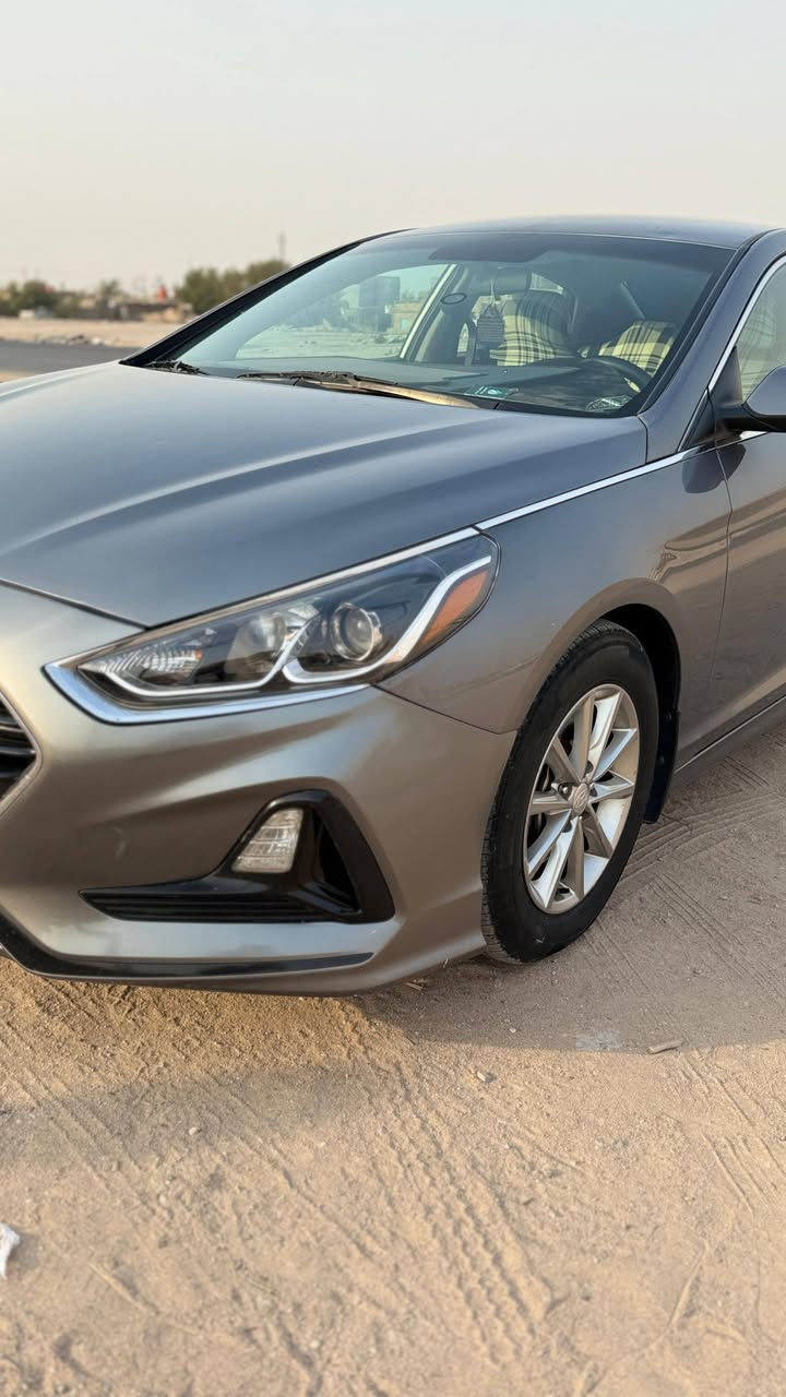 السلام عليكم سوناتا مديل 2018 وارد  امريكي حادث موضح بصوره سياره بيه بنيد وجاملغ فقط صبغ تجميل بدون معجون  وبيه بارد بجاملغ رقم بغداد بسمي  سعر ١٣٥ وبيه مجال /*********** /*********** / بصره
