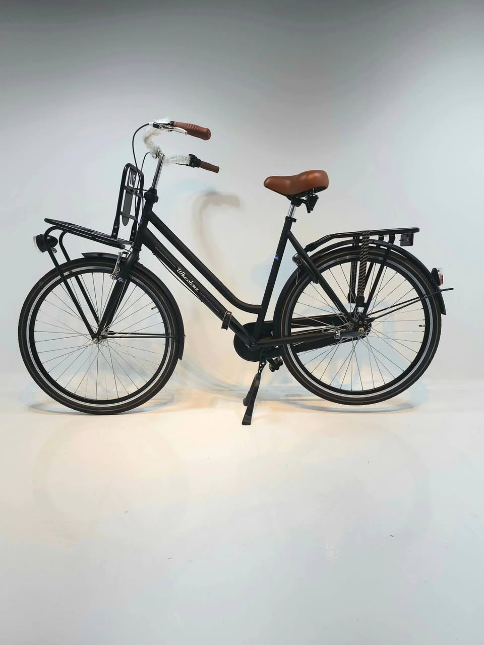 للبيع مستخدم مرتين فقط لوك حجم ٢٩ xl
درجه كلاسيكية بتصميم أوربي
من شركة Wheelerz
تصميم مناسب للمدينة والتنقل اليومي
إطار خفيف ومتين
مقعد ومقابض جلدية مريحة
سله أمامية و حاملة خلفية
نظام حماية لسلسلة الدراجه
السعر ٣٢٥ الف


**إذا كنت صاحب هذا الإعلان وتريد حذفه لأي سبب، رجاءا أرسل رسالة إلى الدعم الفني**