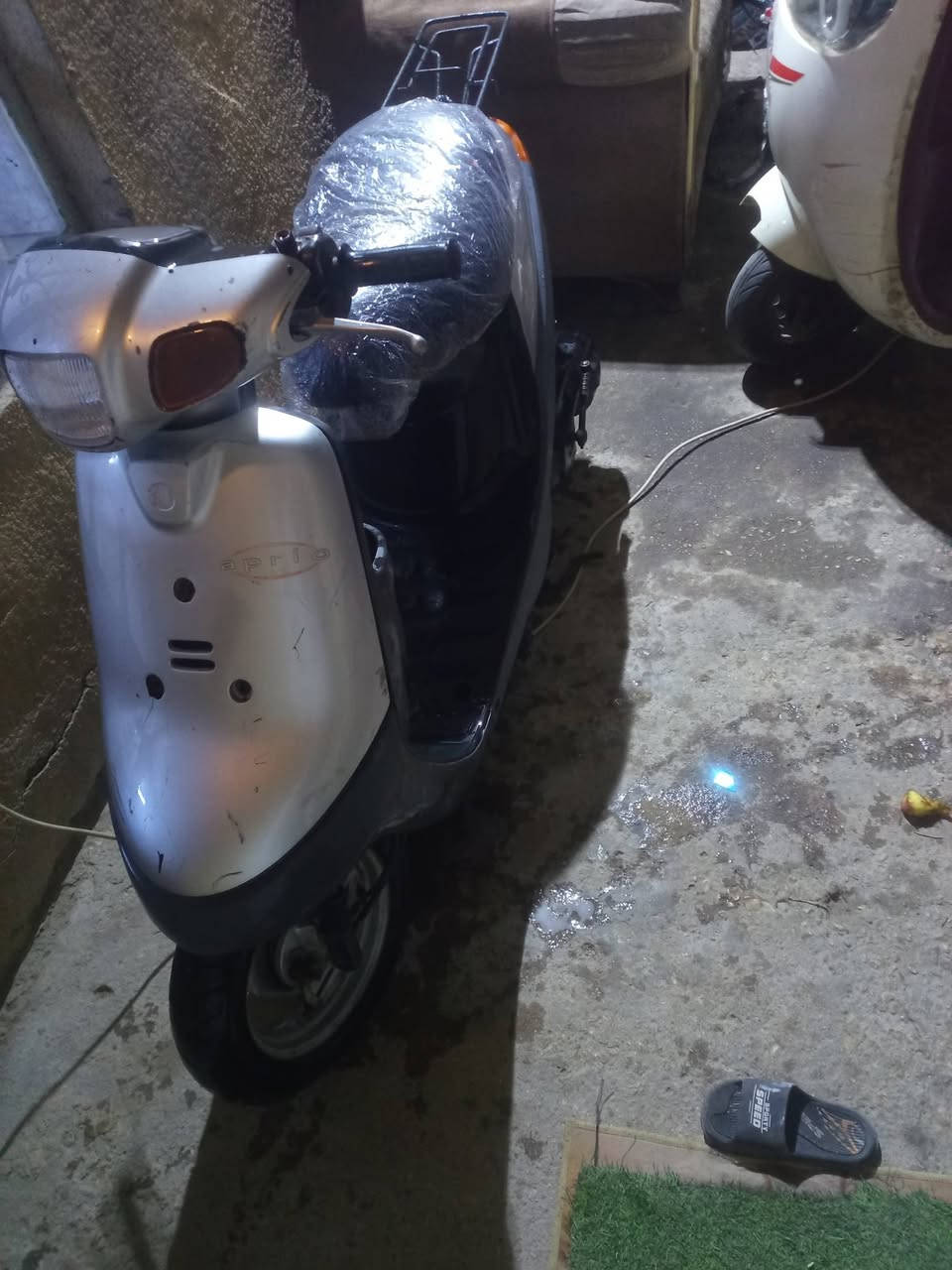 سلام عليكم بطه مديل الفين و 3دراجه جاهزه ورايدله شويه ترتيب لان جانت متروكه نقصه بنزات خلفي وباتري فقط دراجه أحله من صور ومكينه ناعمه مكاني كربلاء الحر السعر 190وبيه مجال بسيط  الرقم ***********
