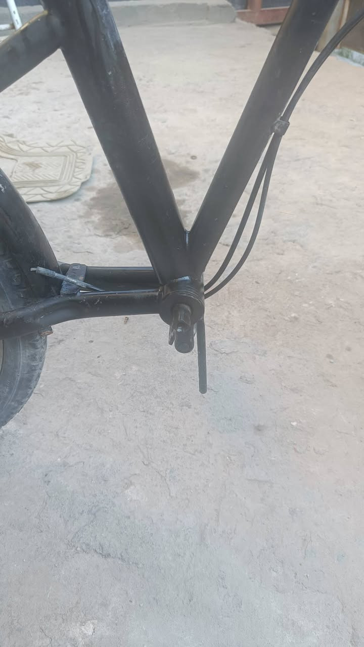 السلام عليكم اخواني بايسكل يطبق مال باله مستخدم اريد ابيعه بسعر مناسب 40,000 فقط بايسكل نظيف بس يراد لصينيه صورت لكم اياه  لبور بارن خلفي الرقم للاستفسار وايضا موجود ماسنجر***********
