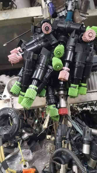 السلام عليكم 
يتوفر في وكالتنا قطع غيار نيسان يورفان هايس 
بغداد مدينة الصدر داخل قرب محطة الوقود 
***********
***********
