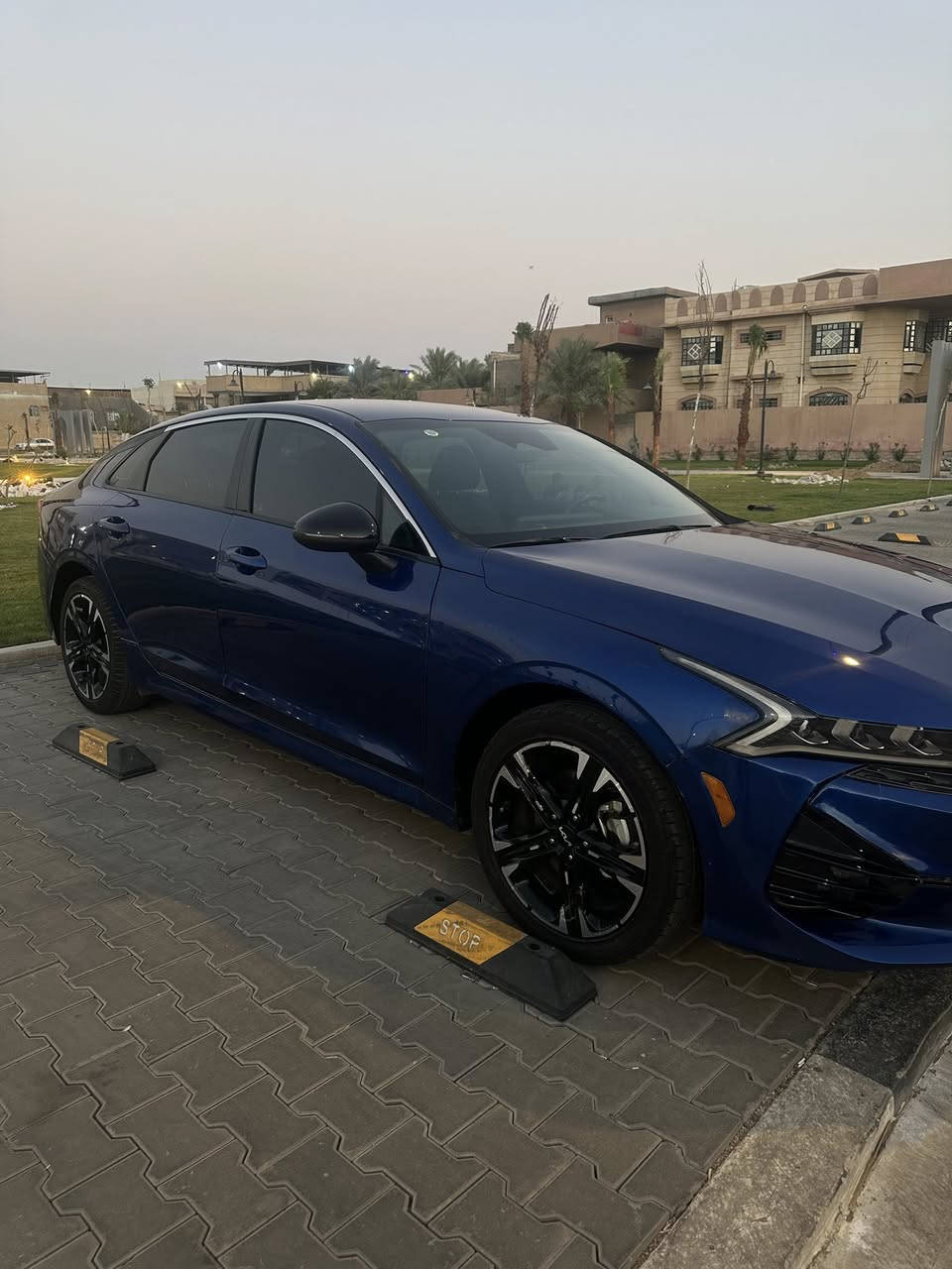 K5_2024
Gt. line فئه
ملاحضة ( السيارة داخلة على الكمرك الجديد ) 
المواصفات:-
1- محرك 1.6 توربو
2- بصمة
3-رادارات امامية
4- رادارات خلفية
5-توقف ذاتي عند الرجوع
6-اشارة بالمري (نقطة عمياء)
7-صندوق يفتح عند الوقوف
8- تشغيل عن بعد
9- سايد بريك دكمة
10- اوتو هولد
11- تحديد مسار
12-قيادة ذاتية
13-اوامر صوتية
14- شاشة اصلية كار بلي و اندرويد اوتو
16-كاميرا خلفية
17-كروس كونترول (تثبيت سرعة)
18- لد نهاري
19-توقف ذاتي عند الرجوع للخلف
20- تحذير عند فتح الباب
22-ترحيب عند الوصول يم الباب
23- تبريد مناخ منفصل
24-السيارة حرفيا كلشي ما ناقصها شغل واطلع
25- رادار امامي وتوقف ذاتي
26- كشنات جلد اسود
27- اربع انضمه قياده
28- تثبيت مسار
29- قياده ستيرن
30- شاحن لا سلكي 
بيه بعد اهواي موصفات GTLINE معروف بعد
_______________________
ماشية 33 الف كيلو متر 
______________________
حادث السيارة بابين عكس السايق امبدلات نفس الون تفصيخ والجاملغ الامامي نفس الون وشبر بارد من الجاملغ الخلفي والبنيد شبر منة بارد 
بدون تكم ودواخل ارباك واحد مال بردة طاك 
مسمكرة أحسن سمكرة السيارة جاهزة شغل وطلع 
______________________
السيارة حرة تترقم جميع المحافظات 
______________ 
المكان بصرة 
_______________
رقم الشاصي موجود 
____________________
رقم الهاتف : *********** واتساب 
*********** اتصال 
________________
السعر : 165 وبي مجال
