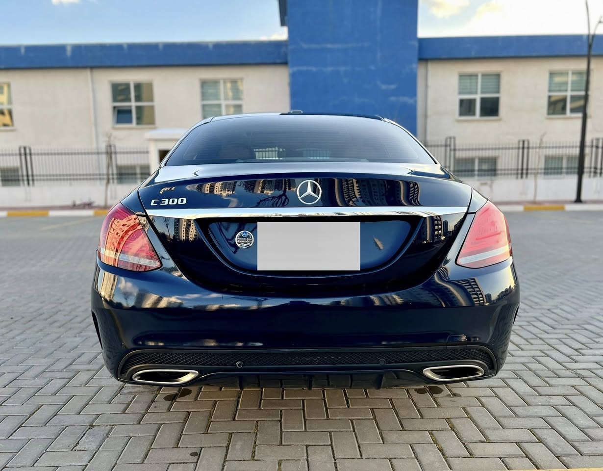 Mercedes benz-C300-AMG
🗺️🗺️مكان السيارة حاليا(بغداد)🚘🚘
💎الموديل(2019)..
💎عداد المسافة// (٤٠ ألف حقيقي)..
💎..رقم السيارة (سليمانية)

☑️☑️مواصفات وتفاصيل السيارة 👇👇
**فتحة سقف(سلايد روف).
**المحرك//2.0لتر توربو -4سلندر.
**ناقل حركة(9نمر)..
**شاشة معلومات وسطية(حجم كبير).
**تحكمات كاملة بالستيرن☑️
**نظام ملاحة (Navigation)+(Car play)..
**كاميرا خلفية (HD)..
**مقاعد جلد ابيض ملكي ودشبول مطعم بالصاج مميز.
**نظام تثبيت السرعة مع رادارات أمامية وخلفية وجوانب.
**تشغيل بصمة مع نظام دخول ذكي..
**تدفئة ستيرن+أنارة محيطية(64لون)..
**بصمة ابواب مع الجنطة بصمة فتح وغلق كامل..
**كشنات الامامية تدفئة مع نظام خزن (ميموري)..
**كشنات الامامية كهربائية (كافة تحكمات)..
**صندوق كهرباء +(5 انظمة قيادة)..
**لايتات ليد (٨عدسات)+بك لايت ليد
*شحن وايرلس(Auto).
**نظام auto stop+auto hold.
**هيكل (AMG)كت..
**ويل كب حجم (١٨)لوك مع تخم تايرات لوك..
**عدة الاسعافات الأولية مع كاعيات الشركة موجودة.

ملاحظة📑السيارة حادثه كولش بسيط فقط ربع البنيد مبخوخ بدون دواخل بشرط وبدون ايرباك سليم وبدون تعديل بارد وبدون شخوط ..

ملاحظة// السيارة استيراد شخصي وعله أيد وحدة ليحد الأن واني الأيد الثانية  واستخدام نظيف وجديدة جدا..

☑️ملاحظة.السيارة بدون أي خلل كير ومحرك  وحدادية بشرط انطيك اياه وكهربائيات شغالة وحته ضوة جيك أنجن ممشتغل ومسويله سيرفس  كامل دهن وفلاتر وفلتر تبريد وشوته أصلي شركة ودسكات أمامي  وبطارية جديدة وبدون أي نقص ومسويله بوليش وتشميع…
💎💎هزة وفحص جديد وسنوية  مجددة تحويل ثاني يوم ومتحتاج لسيارة ترجع لسليمانية ✅✅

📞📞رقمي لجاد بالشراء (***********)🌹🌹
