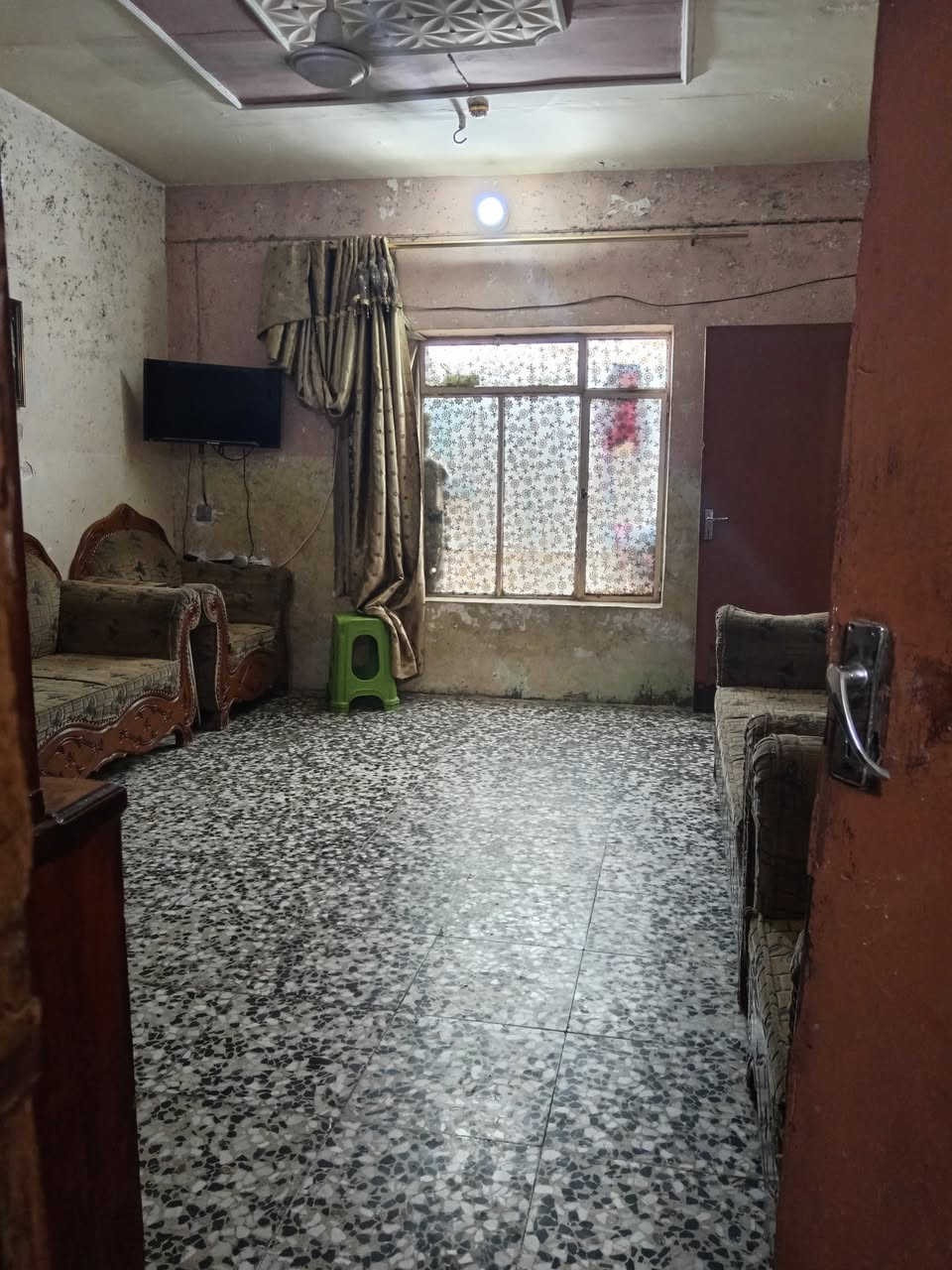 السلام عليكم

فرصة استثمارية
دار للبيع طابوصرف
حلة نادر ٣ خلف مدرسة مدرسة غزة
مساحة 170م واقع حال ٢٠٠ م
بناء وسط صالح للسكن
أرضية كاشي نضيف
طابق واحد
٢غرف نوم صالة وكيلدور ومطبخ ومجمع صحيات
وممرات للدار بناء عكادة 
مطلوب اسكان للمصرف
السعر الكلي ٨٨قفل
دفع لصاحب الدار مقدمة ٤٥ مليون
٣٣ اقصاط للمصرف مع تغيير الكفيل
للاستفسار***********
***********
*********** ابواحمد لبيع وشراء العقارات في بابل مكتب الفيحاء نادرالاولى قرب آسواق الجمل ملاحضة نستقبل جميع عروض البيع والشراء والايجار الرهن
