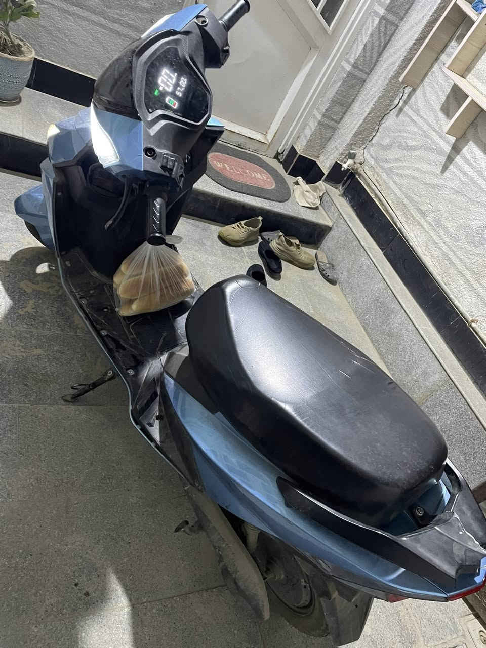 دراجه شحن للبيع 5 بطاريات جديده مصارله ٤ اشهر من اخذته مابيه نقص كامله السعر 450 الف وبيه مجال بسيط مكان كربلاء للاستفسار***********
