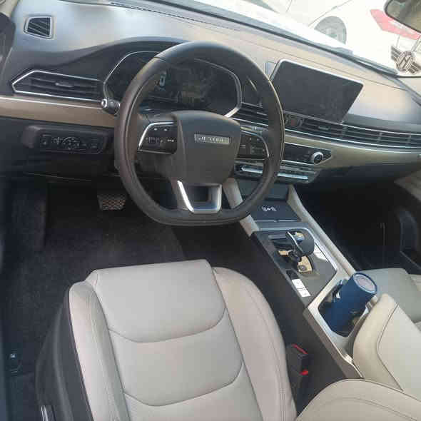 جيتور X70
موديل 2026

محرك ١٥٠٠تيربو ٤ سلندر

كاميرات محيطية ٣٦٠ درجة

مثبت سرعة

نظام مراقبة النقطة العمياء 

وسائد هوائية امامية وجانبية عدد٤

نظام المكابح المانعة للانغلاق ABS

نظام التحكم بالثبات ESC

شاشة عرض ترفيهية وعدادات القيادة قياس ٢٤ انش 

نظام ابل كلاربلاي واندرويد اوتو لاسلكي 

نظام صوتي من ٦ سماعات عالية الجوده 

انارة ترحيبيه وعتبات الابواب الأمامية مضيئة 

صندوق كهربائي 

نظام الدخول الذكي.بصمة 

قفل فتح النوافذ والبانوراما بالبصمة 

أضواء نهارية LED 

انماط قيادة متعددة

ناقل الحركة اوتوماتيك دبل كلج من ٦ سرعات

استهلاك الوقود ٧.٦ لتر لكل ١٠٠ كم 

عددالمقاعد ٣ صفوف و٧ راكب 

نظام تحذير مغادرة المسار 

حساسات اصطفاف خلفية 

نظام الفرامل اليدوية الاوتماتيكية 

نظام التحكم بنزول المنحدرات 

نظام مساعد لصعود المرتفعات 

مقصورة الركاب من الجلد الفاخر

مقعد السائق كهربائي 

فتحة سقف بانوراما قياس ١.١ متر 

المرايا الخارجية قابلة للطي كهربائيأ ومدفئة

ويل المنيوم قياس ٢٠ انش 

مسند الذراع الوسطي مع ثلاجة 

الضمان الاساسي ٥ سنوات 

ضمان المحرك ١٠ سنوات او ١ مليون كيلو متر 

من شركة هارلم للوكالات التجارية

ماشية 14

 ***********

السعر ١٦٨مع المجال البسيط
