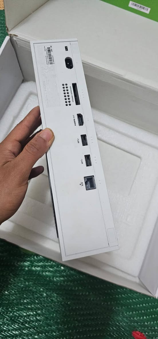 اكس بوكس سيرس اس ذاكرة 512 ما مفتوح ولا مصلح يجي ويا يدة وملحقاته كامل
متوفر توصيل للاستفسار خاص


**إذا كنت صاحب هذا الإعلان وتريد حذفه لأي سبب، رجاءا أرسل رسالة إلى الدعم الفني**