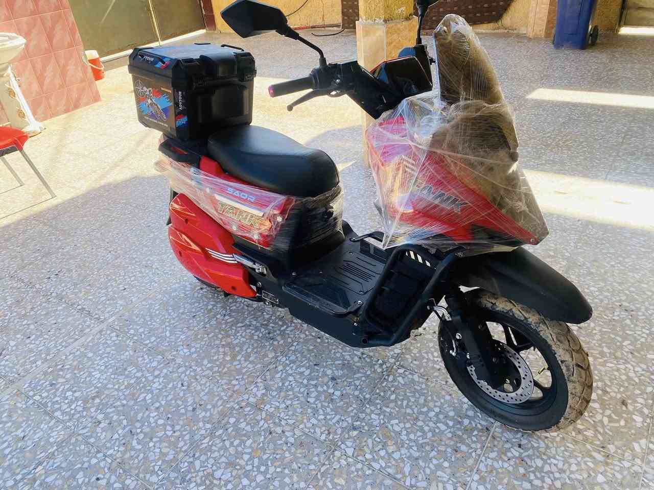 السلام عليكم دراجه للبيع شحن أباچي شكل جديد 8 بطاريات دراجه كلش نظيفه عقله محترك رادله عقل 
***********
***********
