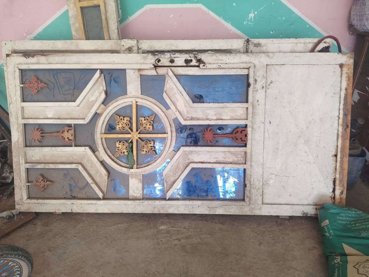 شبابيك عدد 2 بيبان عدد2بدون جراجيب شمعه وحده السعر 325بيهن مجال بسيط *********** مكاني الحفريه
