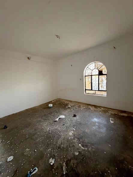 السلام عليكم شقق عدد ٢ للايجار 
مطبخ وصاله وغرفتين وحمام
العنوان الرمادي شارع المقبره خلف البريد 
سعر ايجار الشقه الواحده ٢٠٠ الف 
للاستفسار ***********
