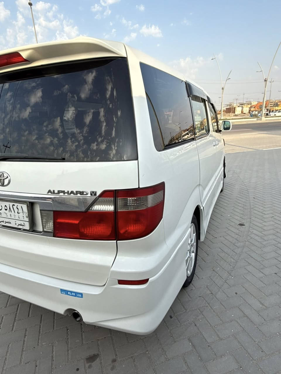 السلام عليكم للبيع تيوتا الفارد مديل 2003 اصل مشروع وطني رقم بصره تحويل بي وقت بسمي سنويه لل27 مكينه 6 سلندر تو ويل كفاله ضربه كص جميع الأصوليات كفاله حته من الصبغ ماعده باب السائق بي صبغ اثر شخوط مواصفاته شاشه جبيره تحكم ستيرن كامره اماميه خلفيه شاشه بل تنته كشنات مدوشمات جلد ارضيه جلد التنته لايلون جاهزه السياره ماناقصه اي شي حداده قبل سبوع نافضها كله جديده منظومت بانزين كله جديده لايت زنون كرستال امامي خلفي  السعر 118$ اوبيه مجال عنواني بصره حي الحسين هـ ***********
