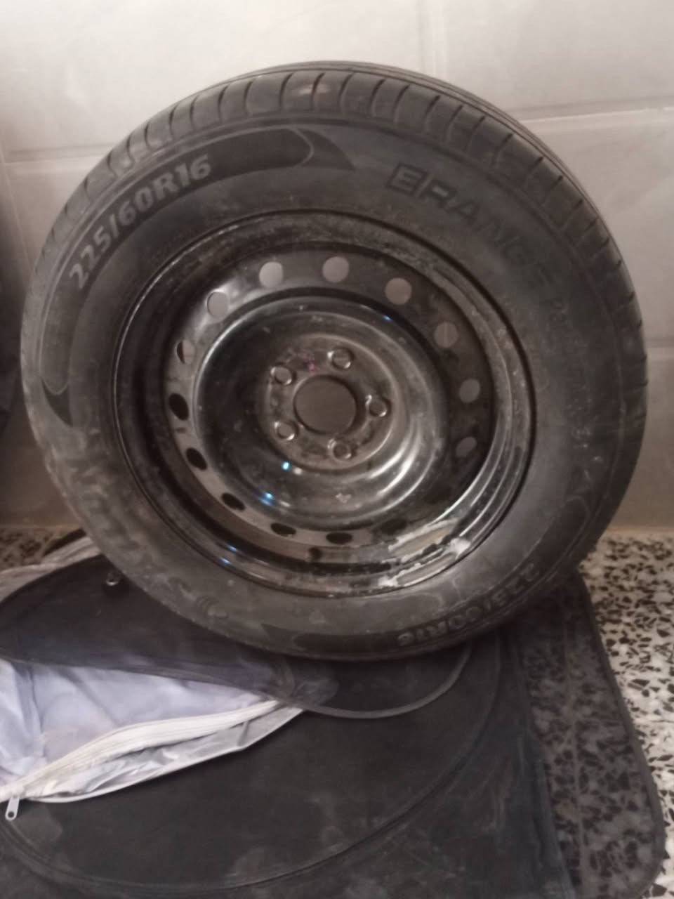 سلام عليكم غراض بي وايدي  دسترويل 5لبيع  سبير وتأير وجك  وجادر ودهن لشراي خاص او تصال عل رقم ***********
