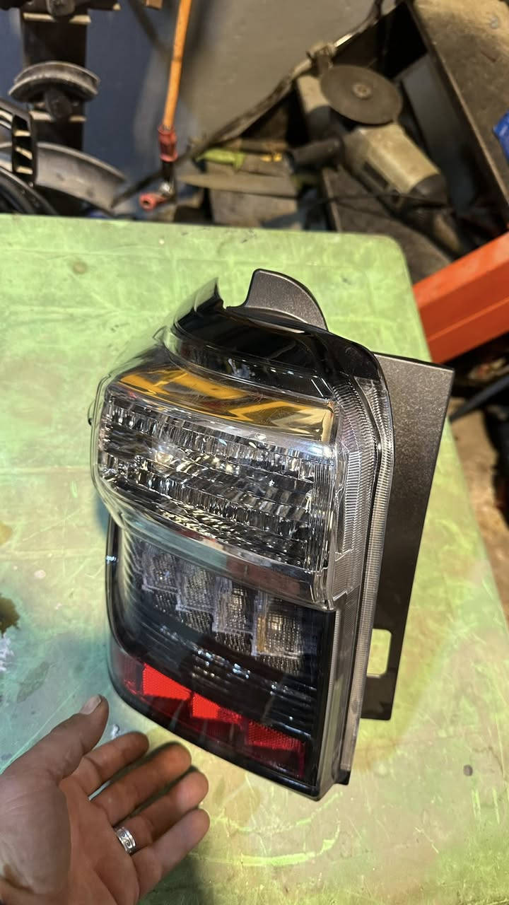 اسلام عليك بكليت جهت اليار خلف السايق  للبيع 150 الف ***********
