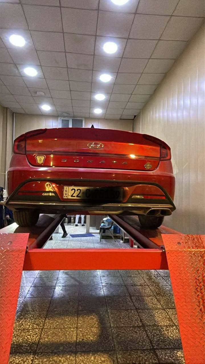 سلام عليكم  سوناتا. ٢١فول مواصفات
محرك 2500 

رقم اربيل 

الموصفات

• بانوراما 

• بصمة وبصمة ابواب لمس + ترحيب

• تشغيل عن بعد 

•  كامره خلفيه 

• 4 رادارات نقطه عمياء وتحديد مسار واوتو بريك وقياده آليه

• + كشنات كهرباء

• دواخل السياره اسود

• دشبول الكتروني

• قطعتين تبريد + مناخ منفصل

• شحن وايرليس + 3 مخارج USB

• هاند بريك دگمه + شفتر الگير دگم

• 4 مودات قياده

• تدفئه  كشنات

• لايت 4 عدسات LED + حاجب اناره نهاري

• بگ لايت LED

• شاشه كبيره حجم 10.2 انج

• اوتو هولد

وبعد اكو مواصفات مذكرتهن

الضرر جاملغ  خلفي ونص الباب بجم كبس 
ليبل واحد 
شواصي لغود مكفوله

 بدون اي دواخل
السعر 162

مكان بغداد مكلف بالنشر  
الشراي يتصل 
***********
